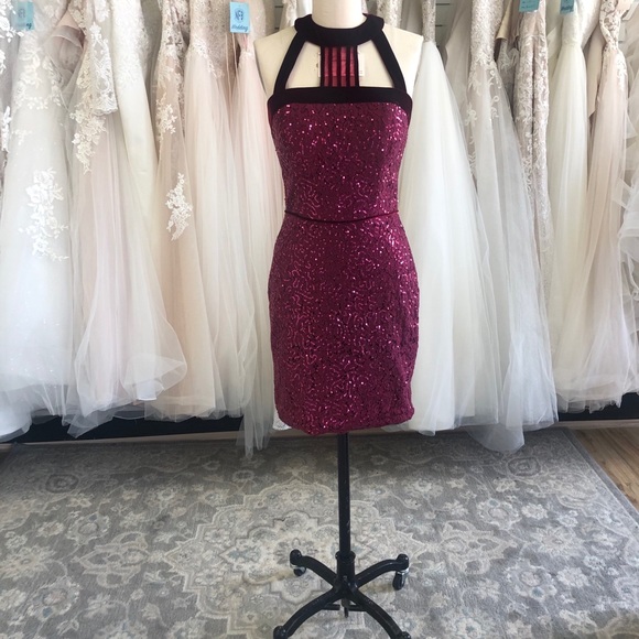 Maroon/Burgundy Sequin and Velvet Short Dress - Picture 7 of 8